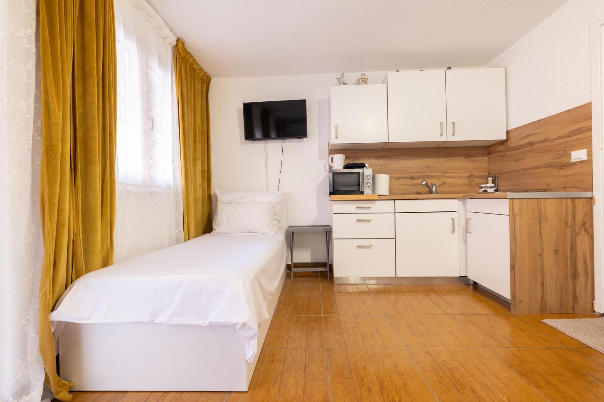 Guesthouse Rebecca Makarska Exterior foto