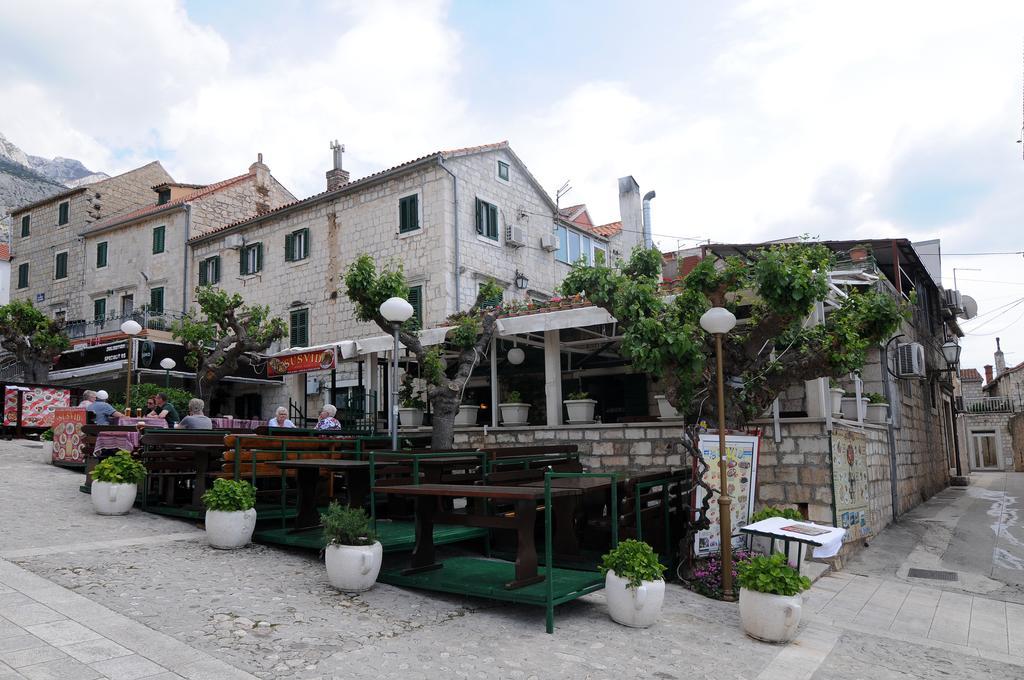 Guesthouse Rebecca Makarska Exterior foto